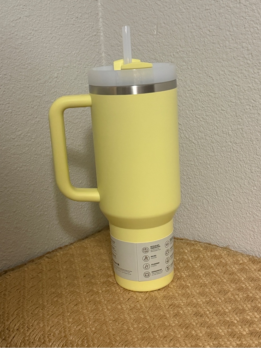(Brand new) Authentic 40oz Stanley Quencher H2.0 Tumbler - Picture 2 of 2